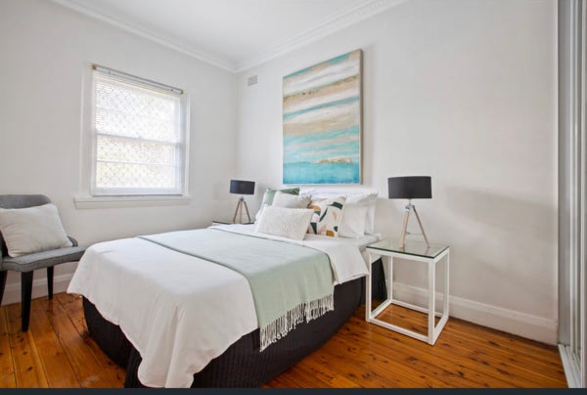 Photo of room in 2095 0