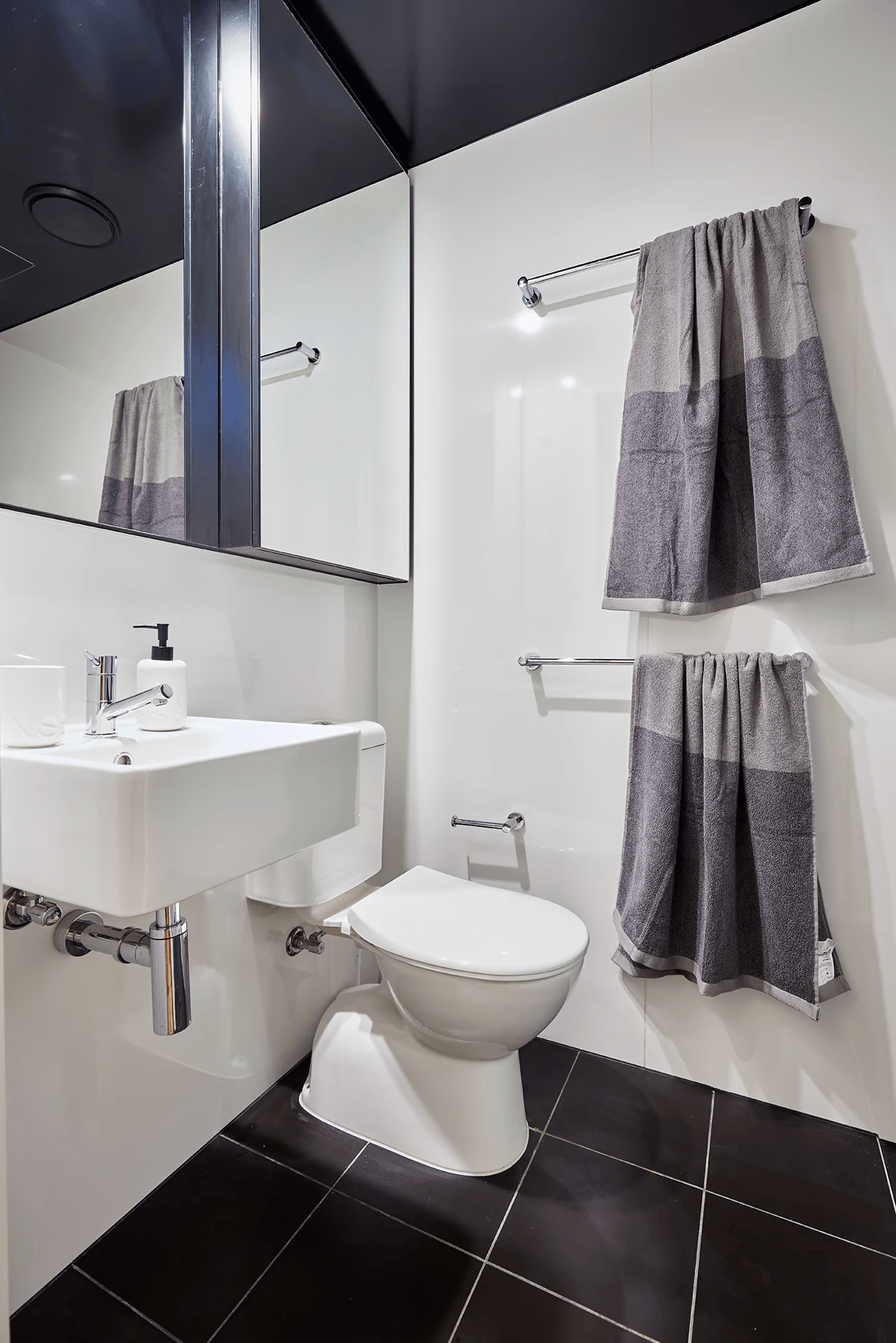 Photo of room in 3000 3