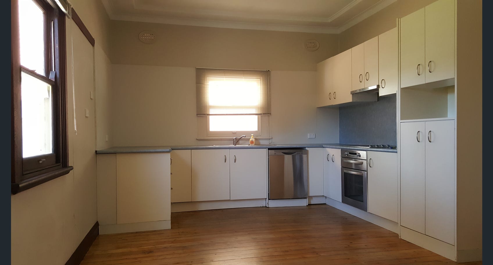 Photo of room in 2220 4