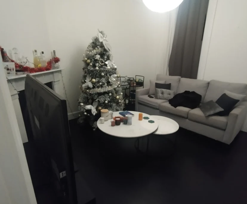 Photo of room in 2044 2