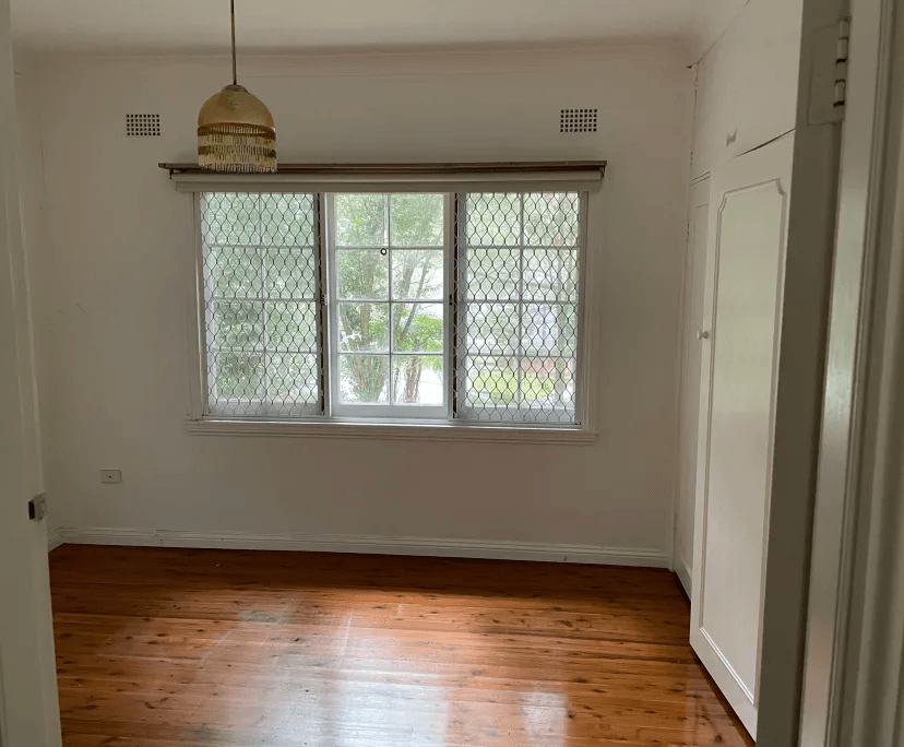 Photo of room in 2073 0