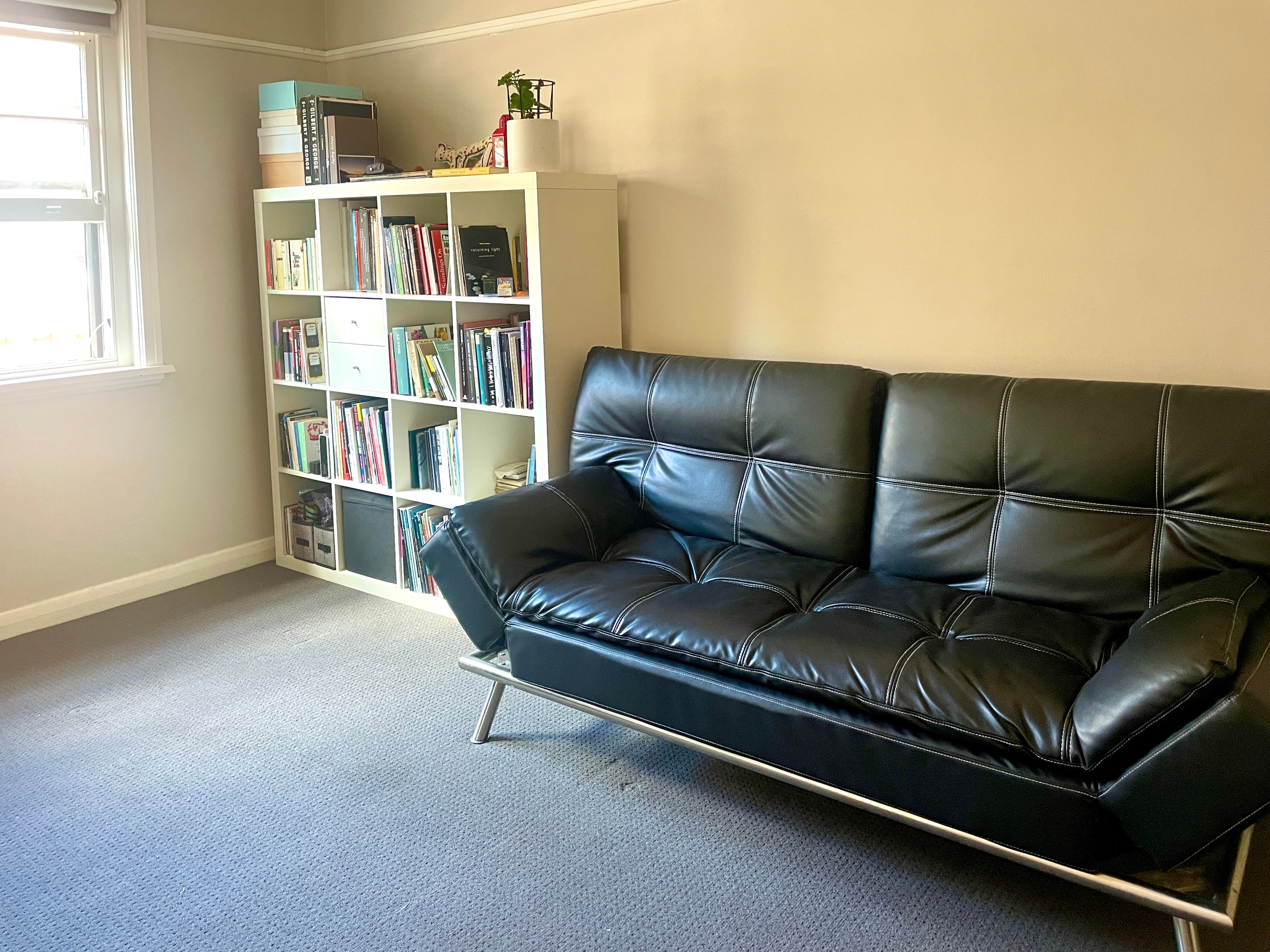Photo of room in 2033 2