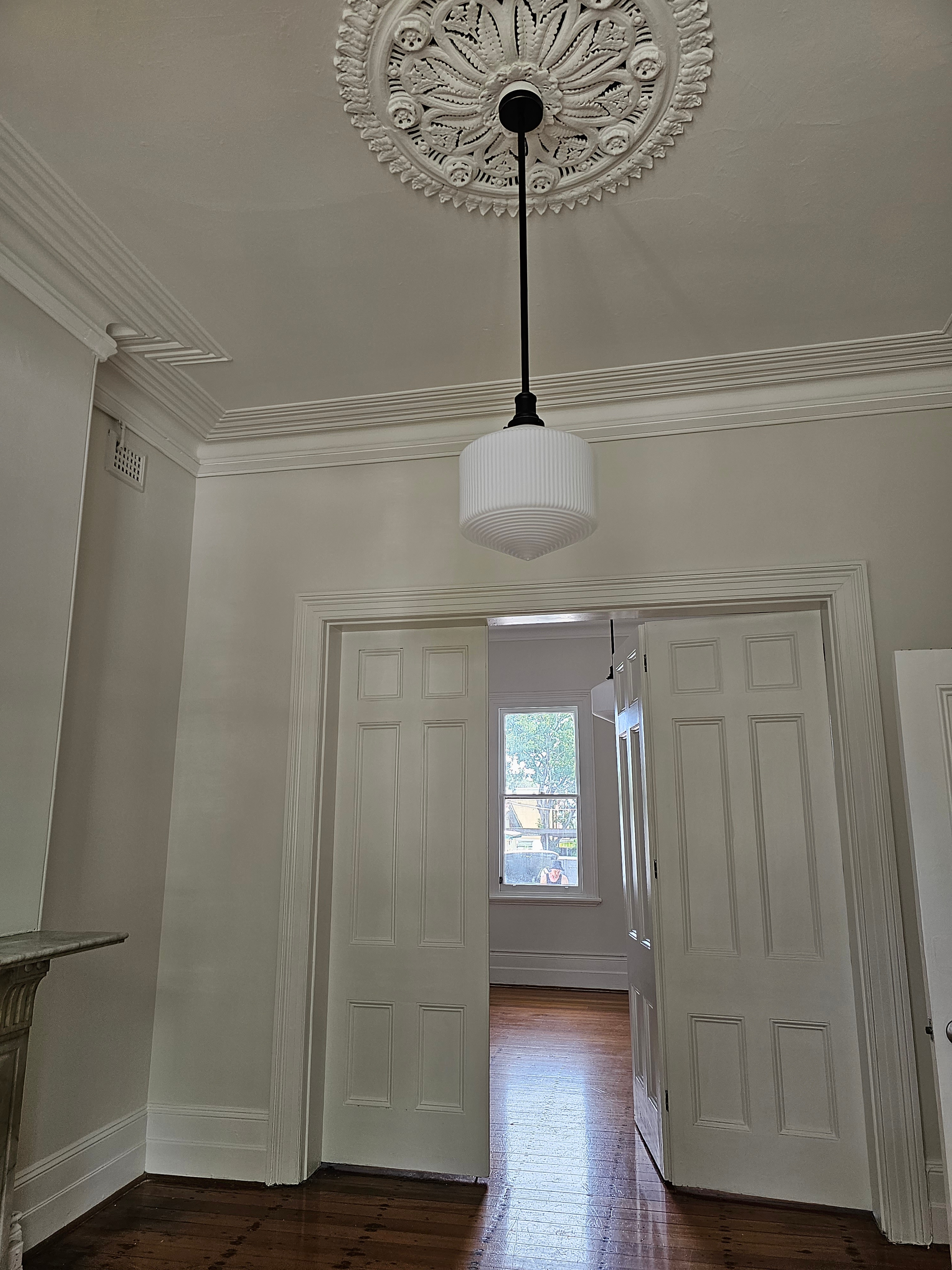 Photo of room in 2037 9