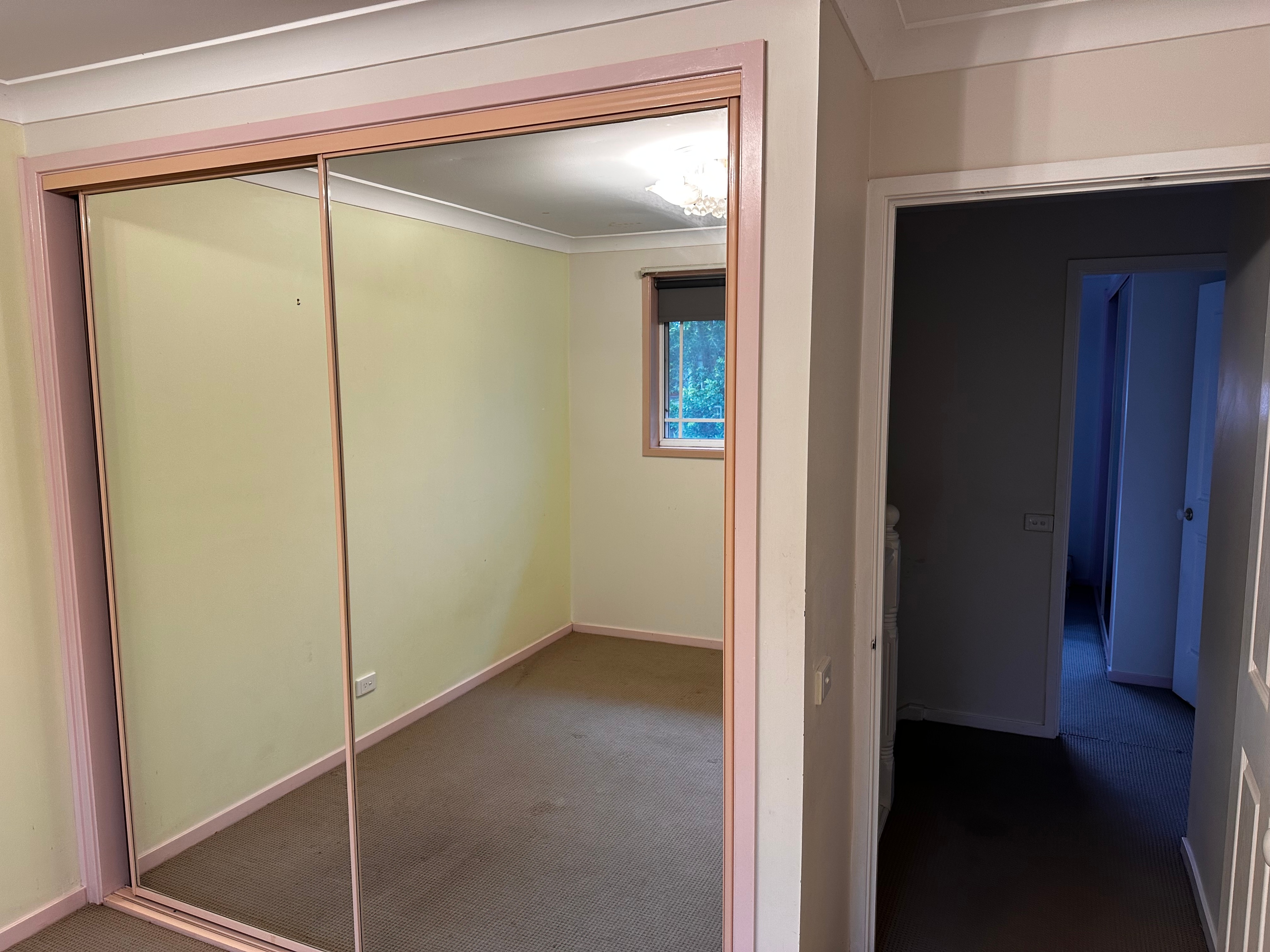 Photo of room in 2093 1