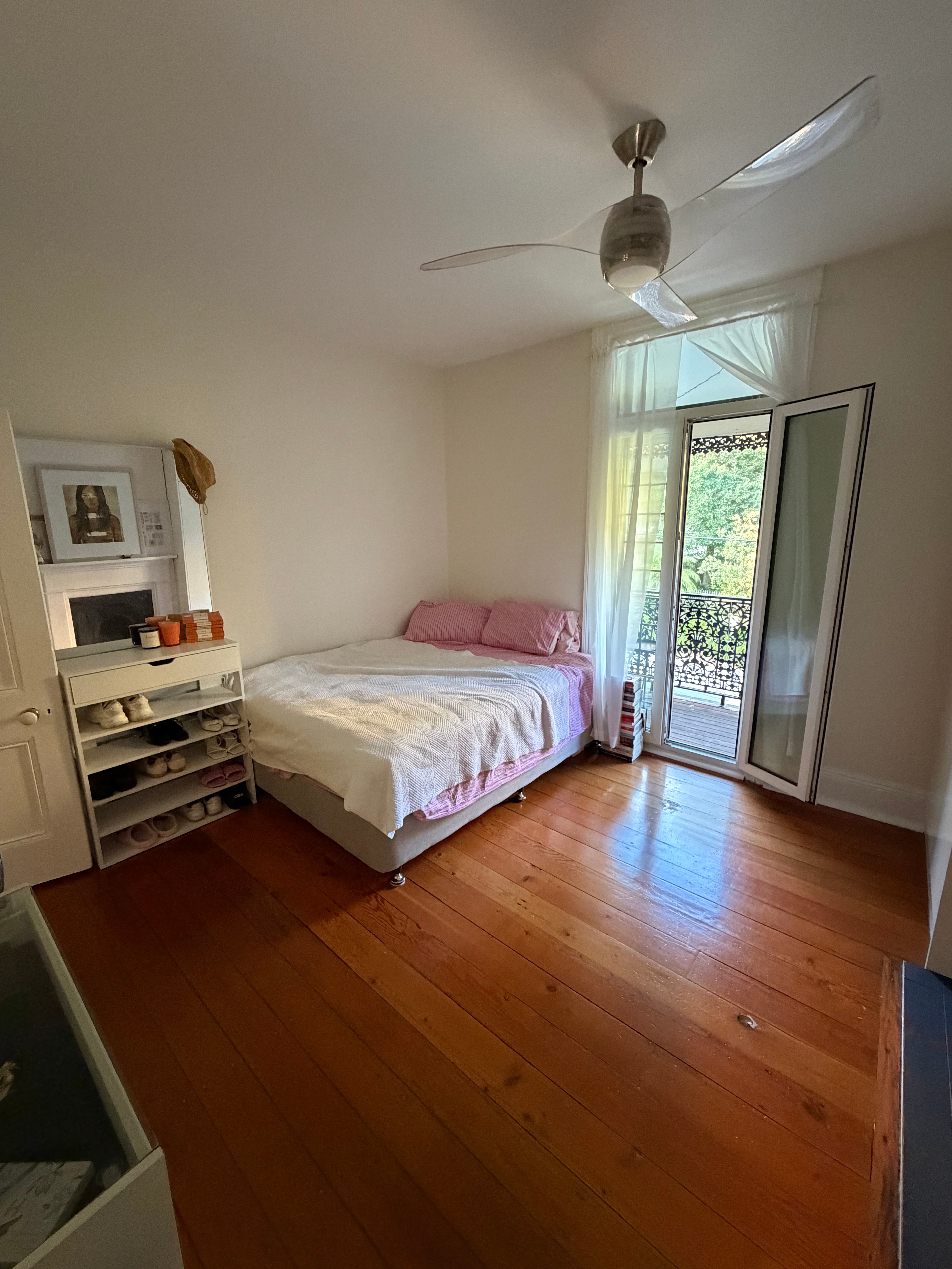Photo of room in 2027 5