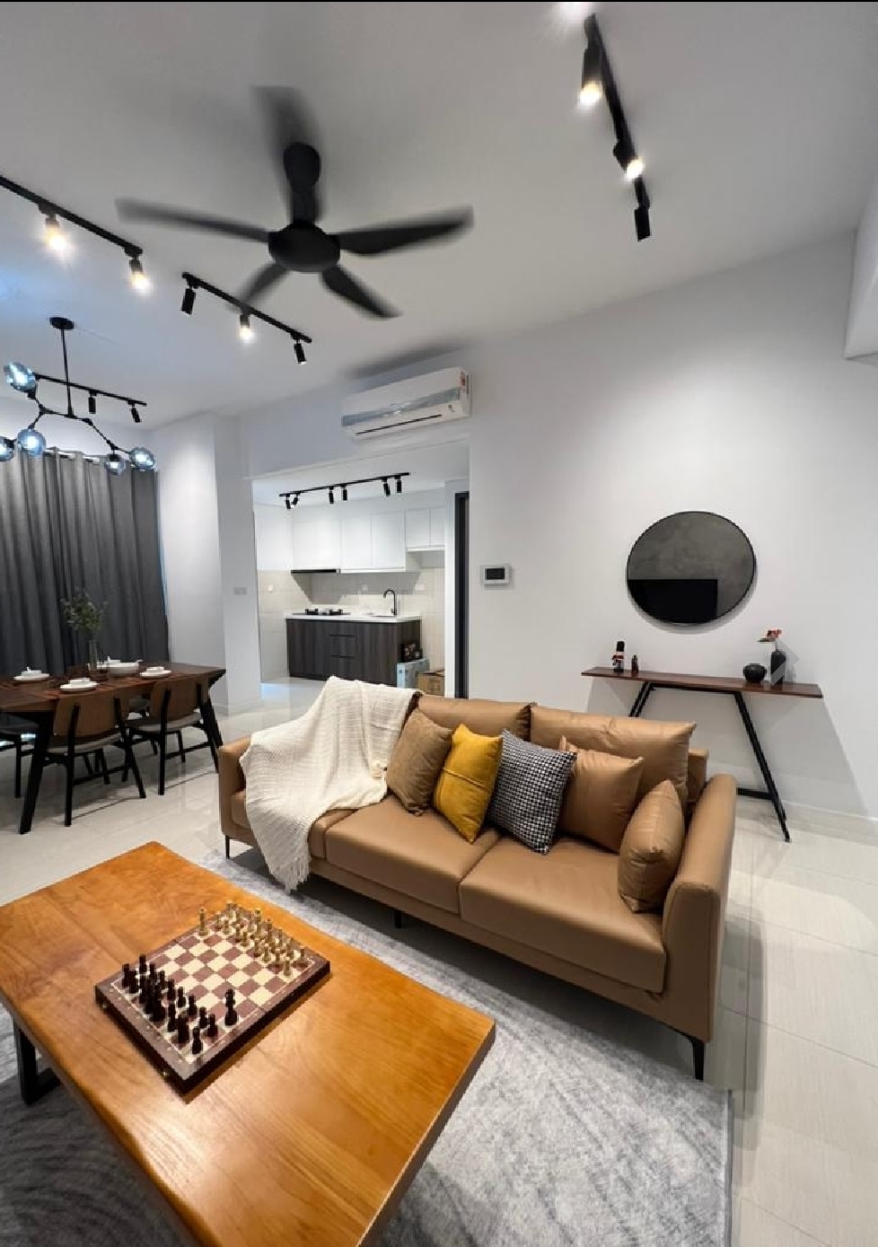 Photo of room in 2008 2