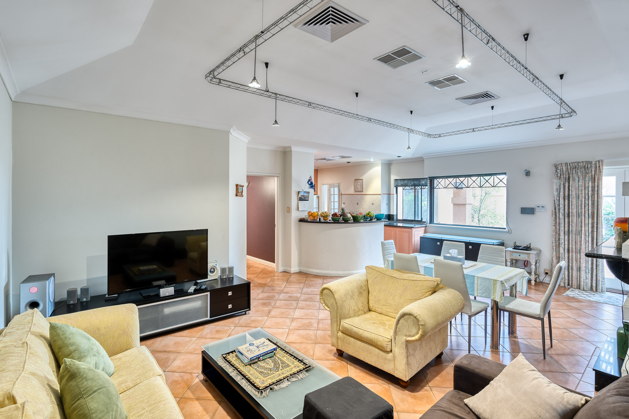 Photo of room in 6152 11