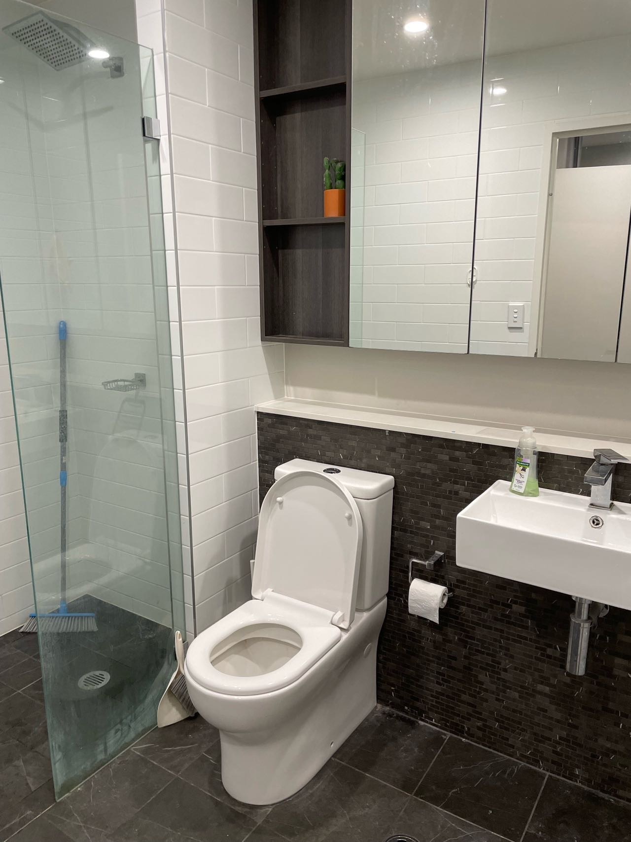 Photo of room in 2205 2