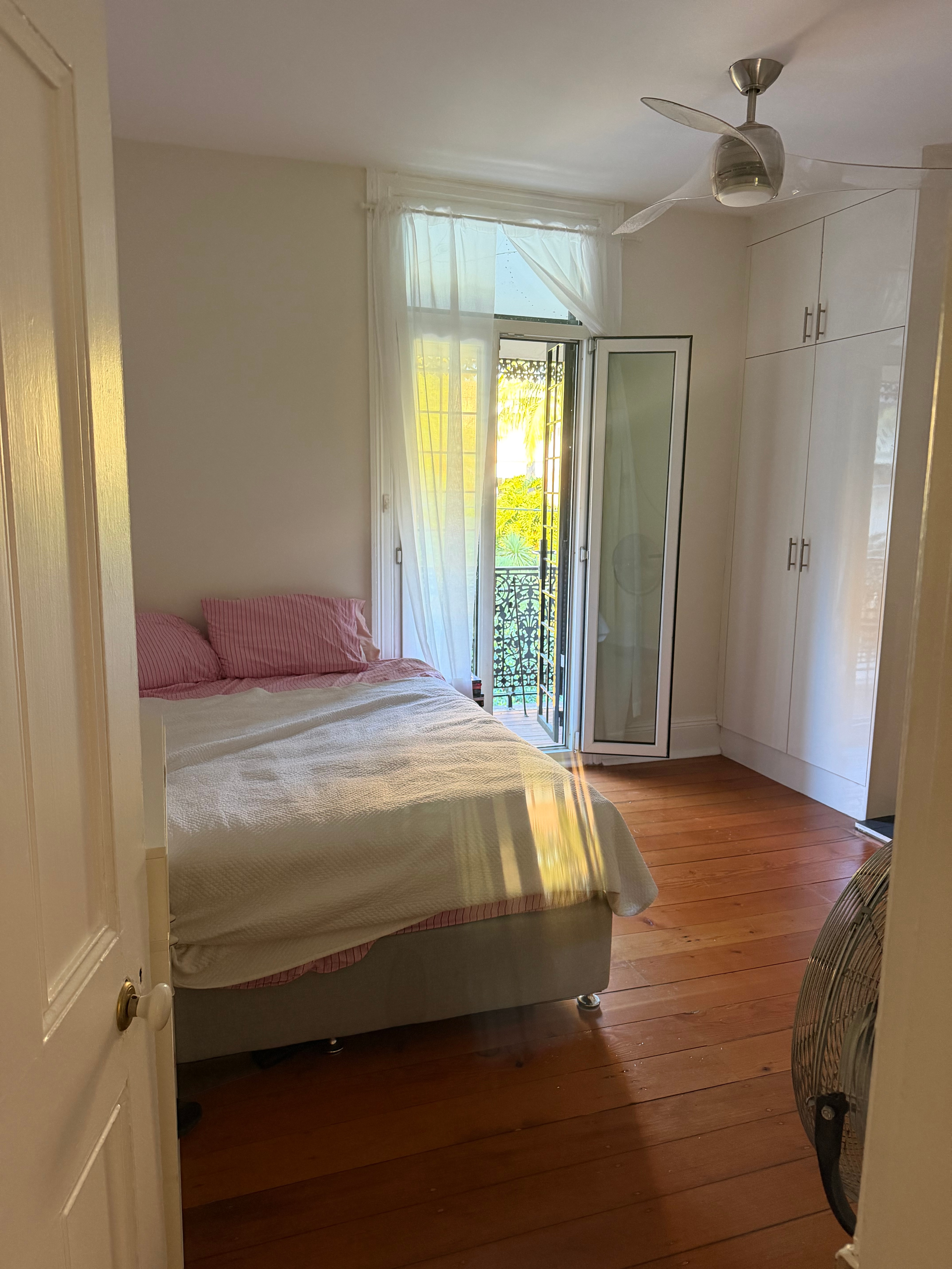 Photo of room in 2027 0