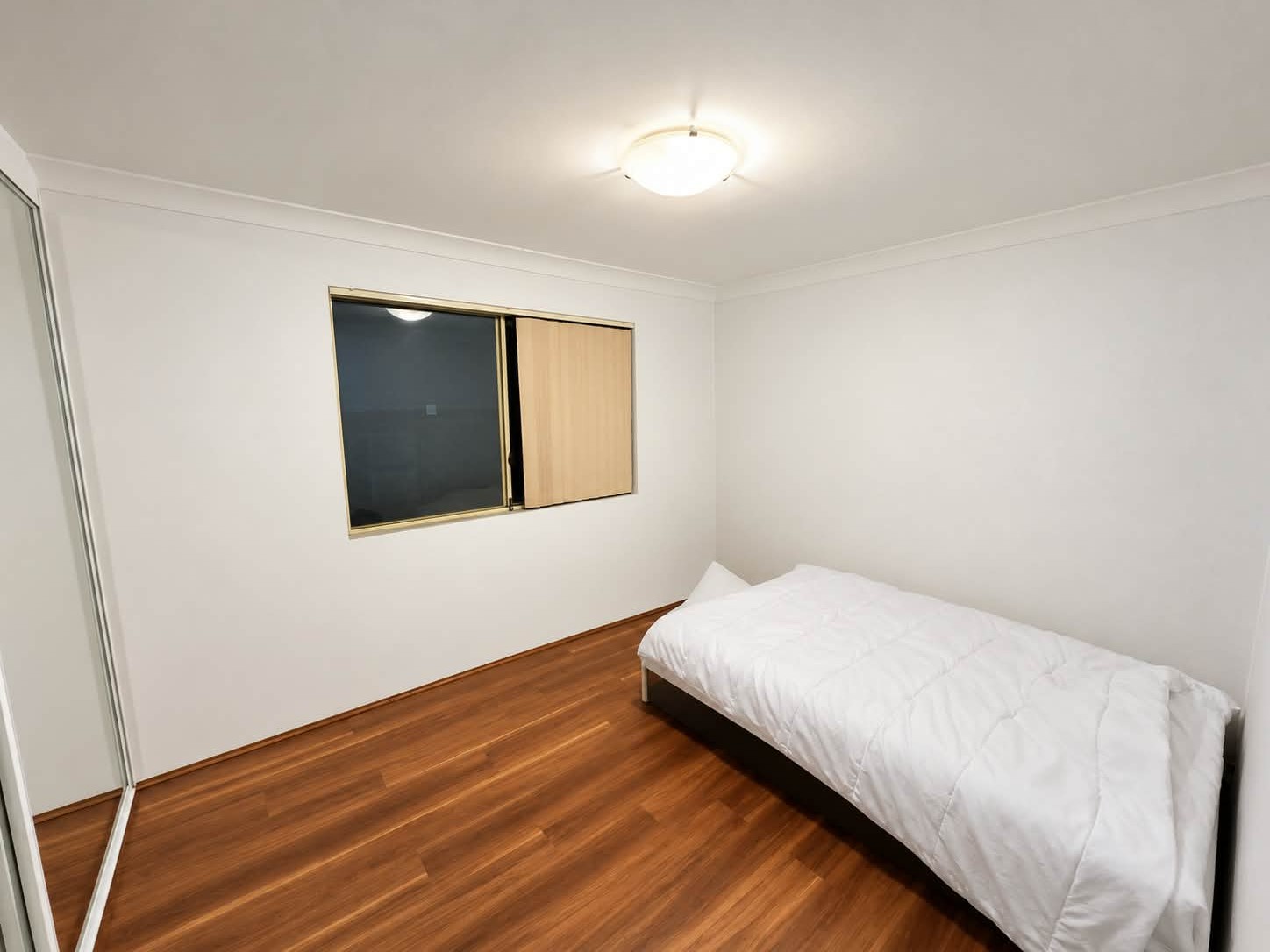 Photo of room in 2140 5