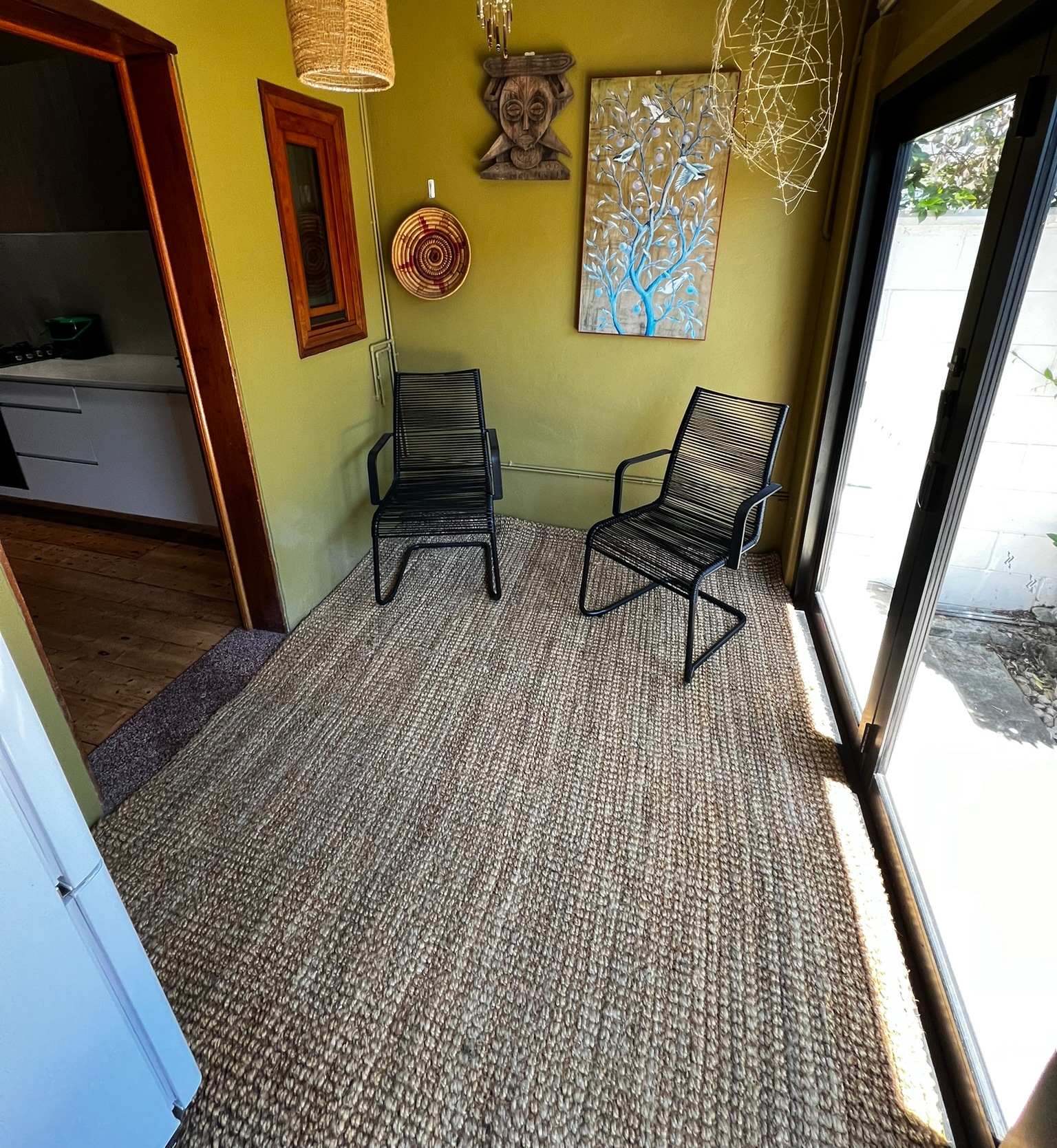 Photo of room in 2048 6