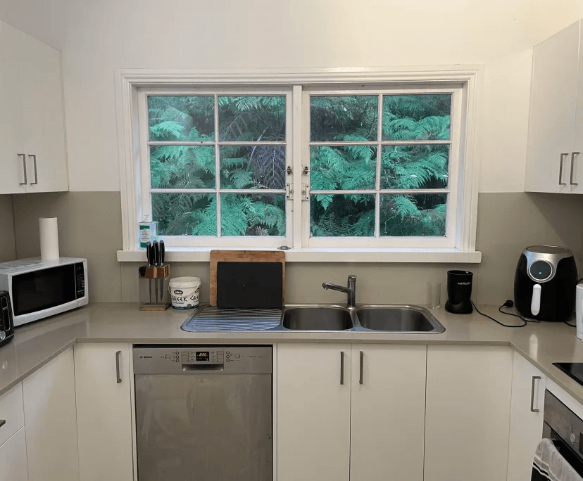 Photo of room in 2073 2
