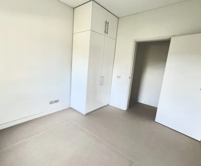 Photo of room in 2042 9