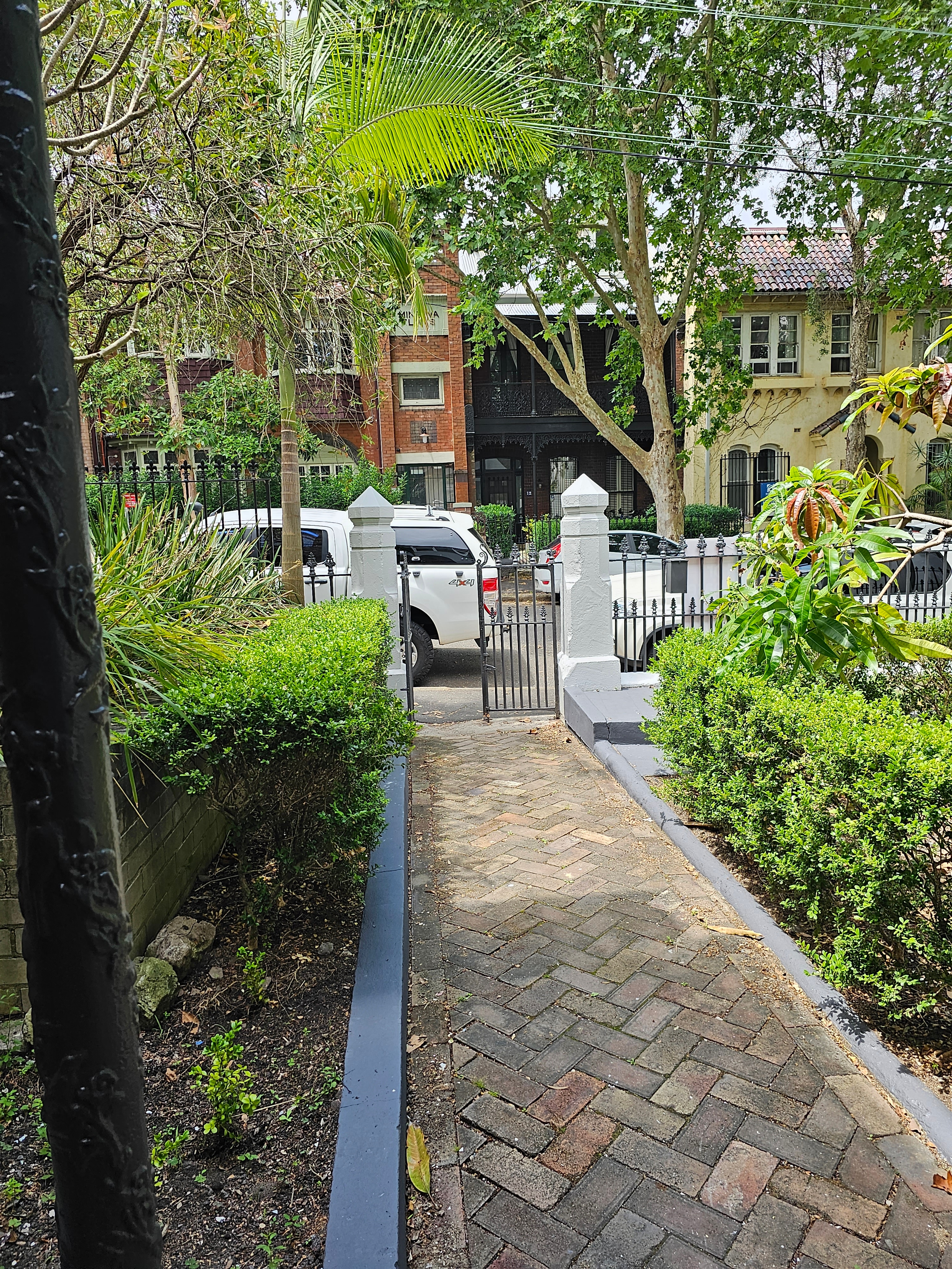 Photo of room in 2037 6