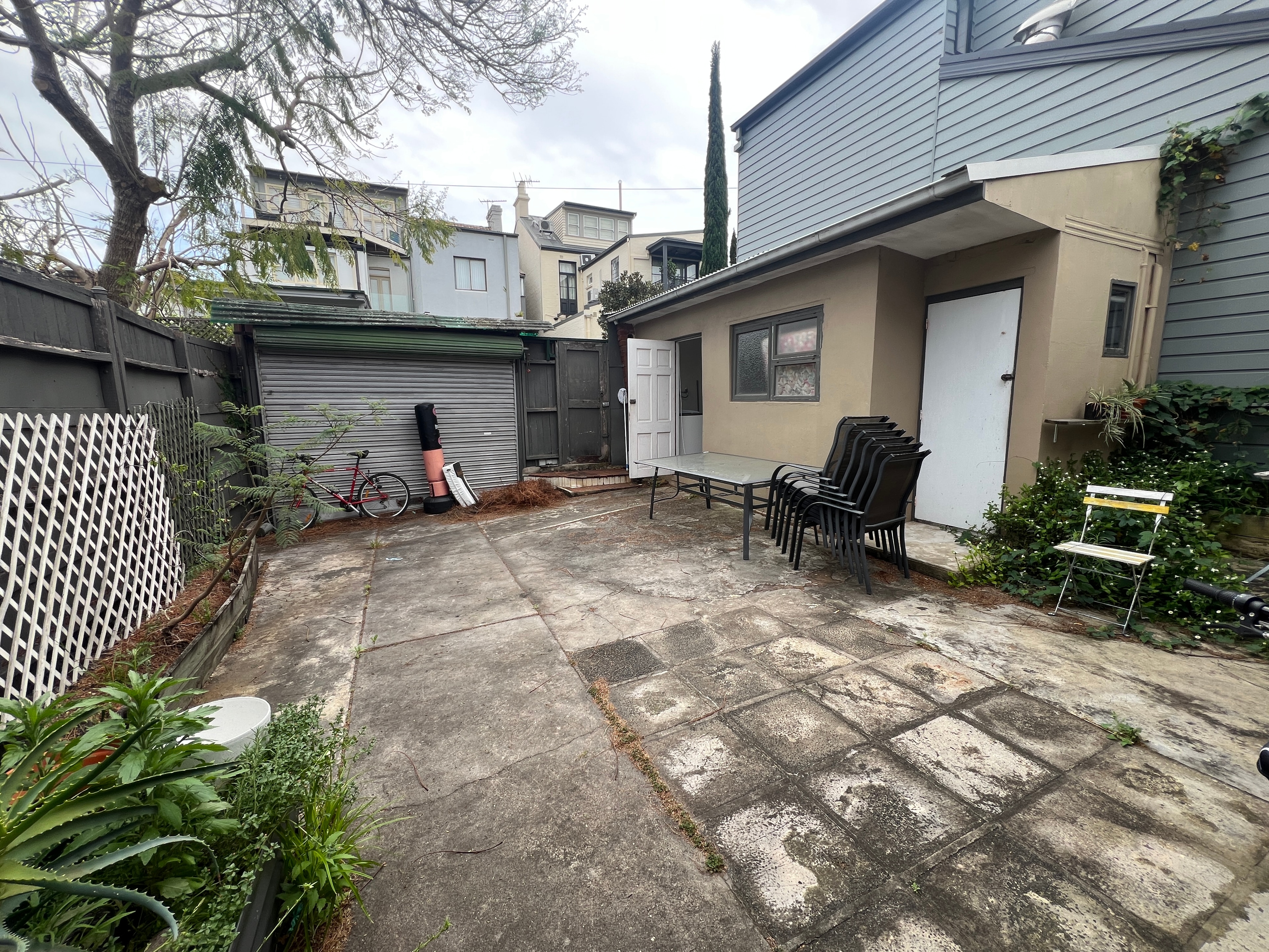 Photo of room in 2037 4