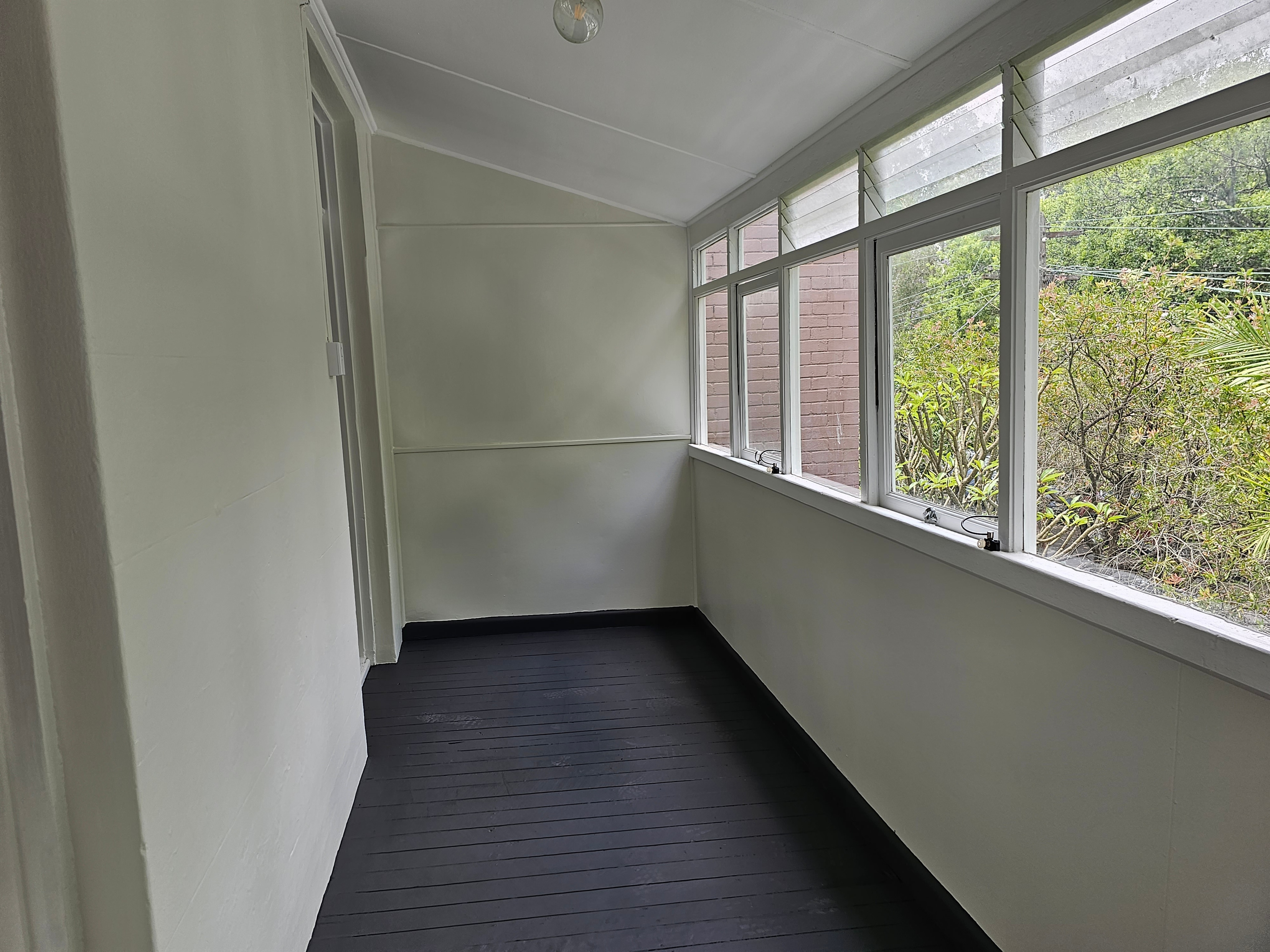 Photo of room in 2037 17