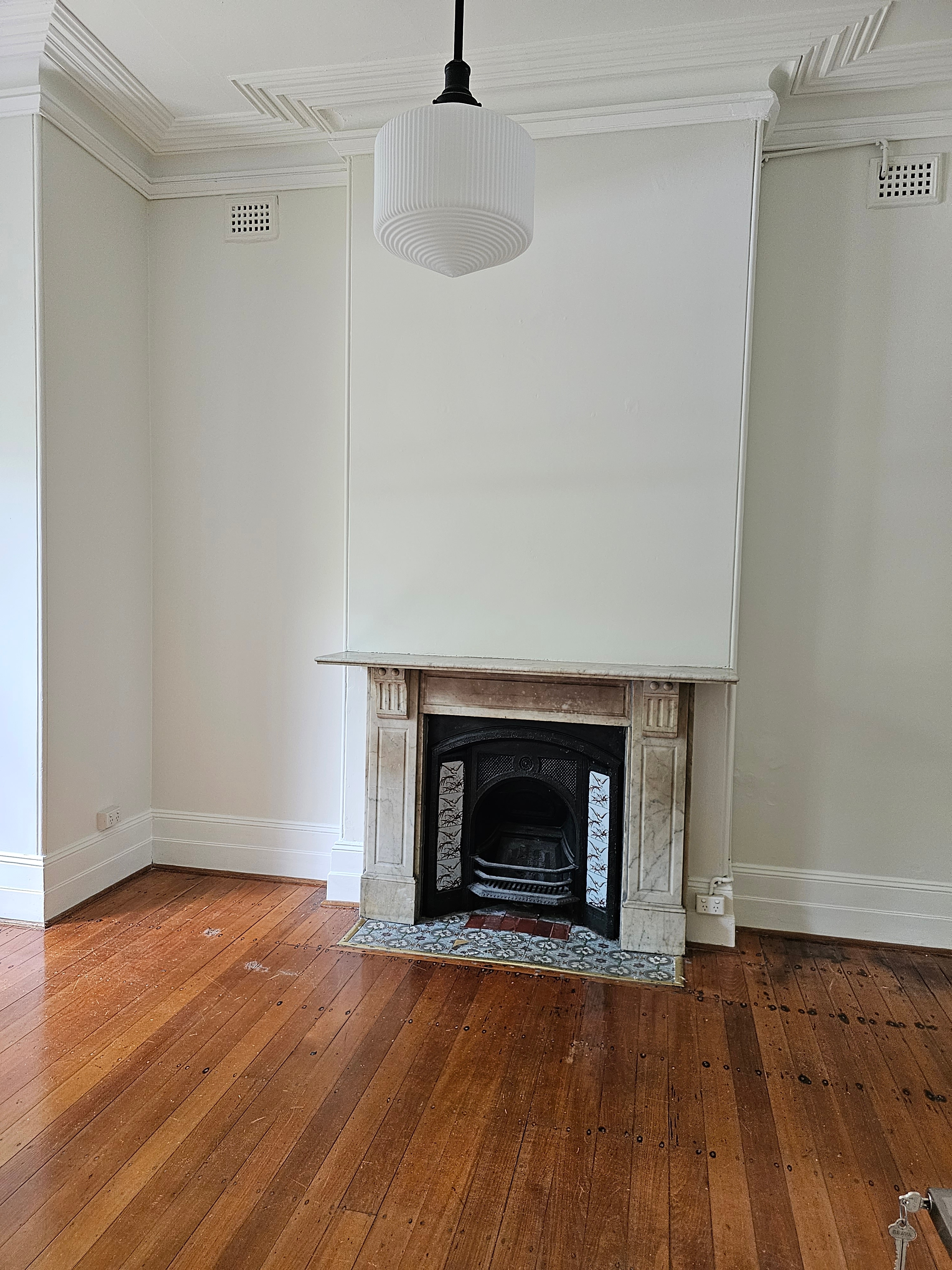 Photo of room in 2037 10