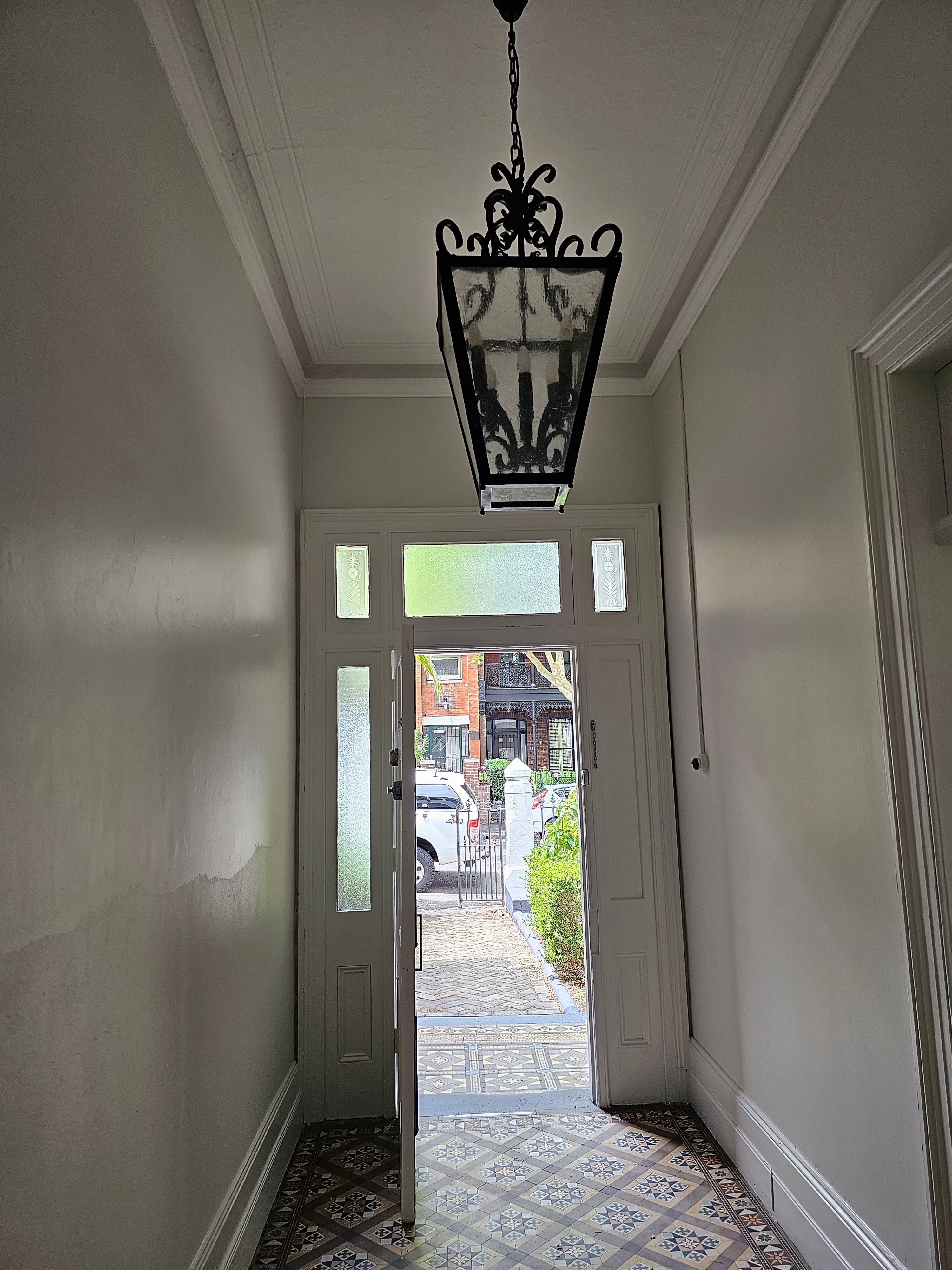 Photo of room in 2037 12