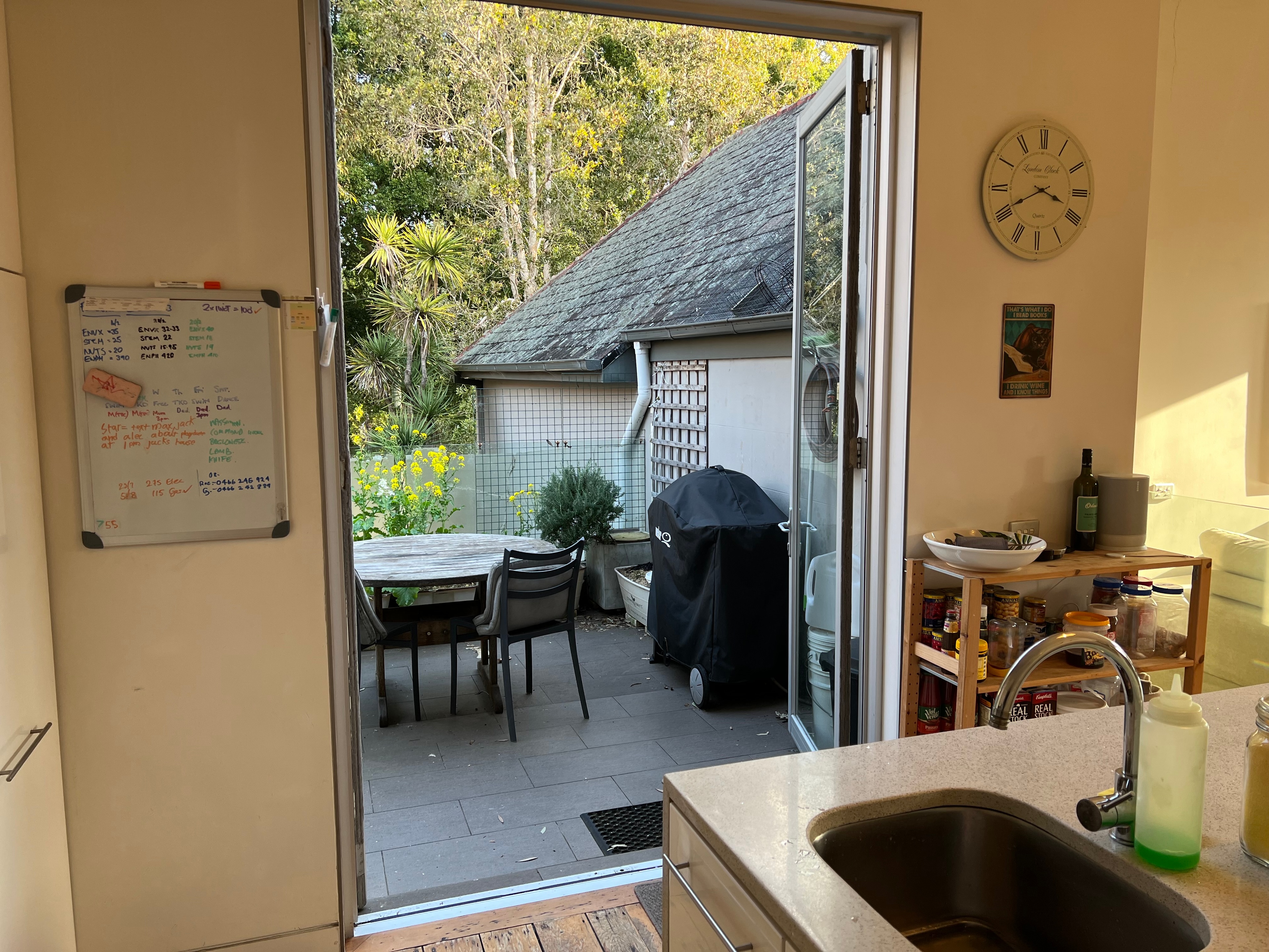 Photo of room in 2042 6