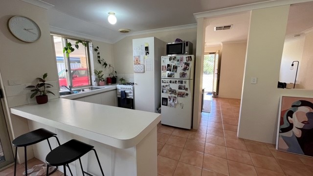 Photo 3