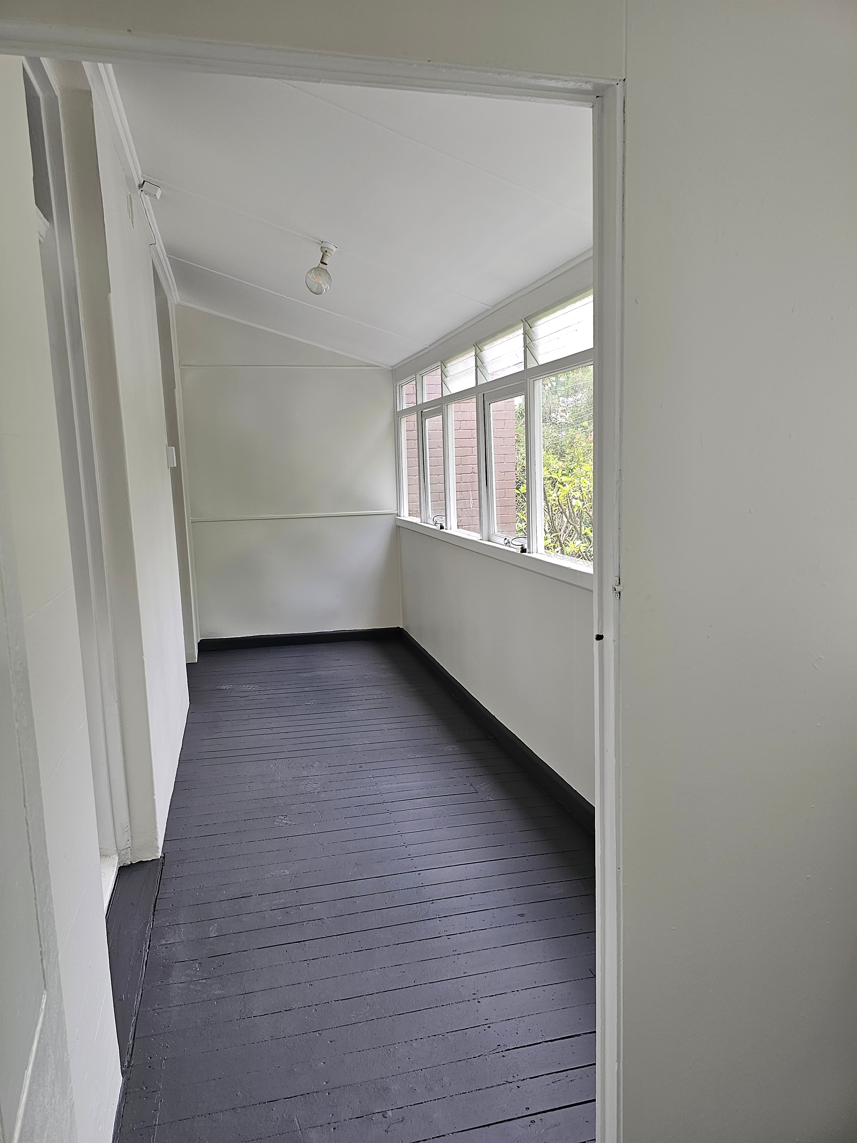 Photo of room in 2037 19