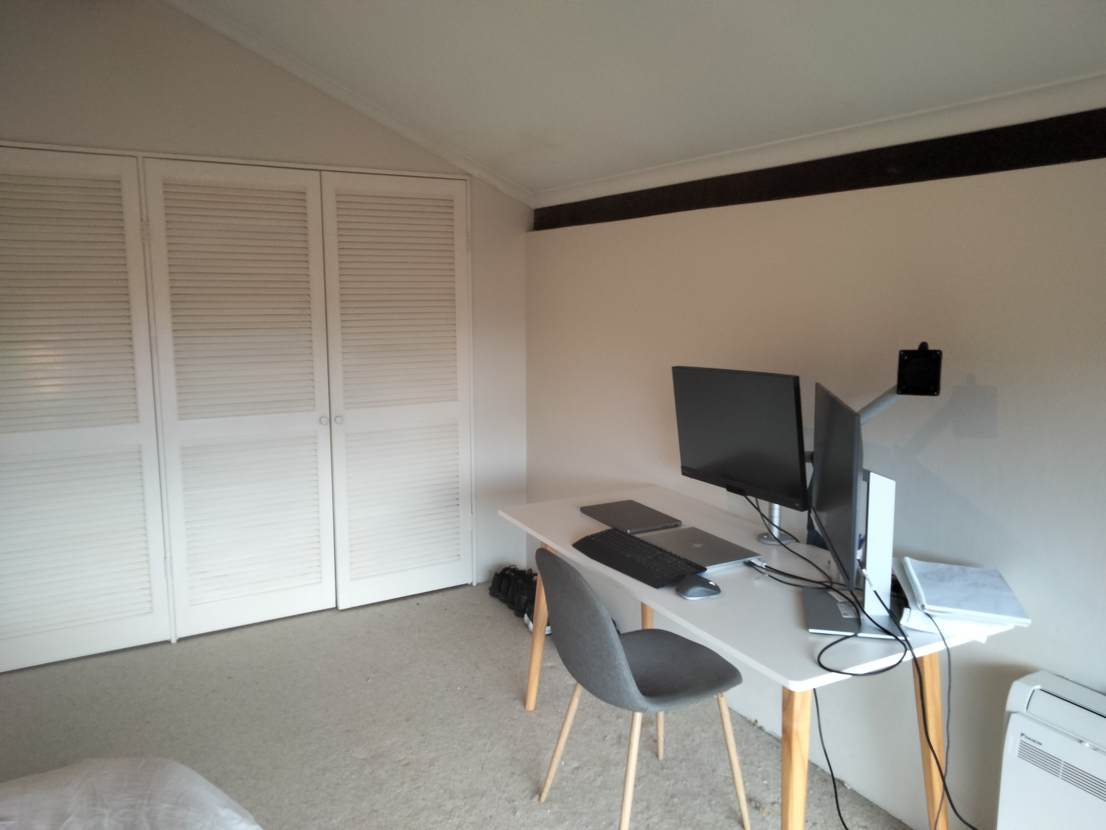 Photo of room in 2060 5